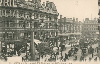 ラドゲートヒル駅とロンドンのニューブリッジストリート 作： English Photographer