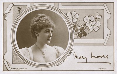 メアリー・ムーア、イギリスの舞台女優（モノクロ写真） 作： English Photographer
