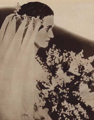 1916年にアメリカ空軍のウィンフィールド・スペンサー中尉と結婚したときのシンプソン夫人（モノクロ写真 作： English Photographer