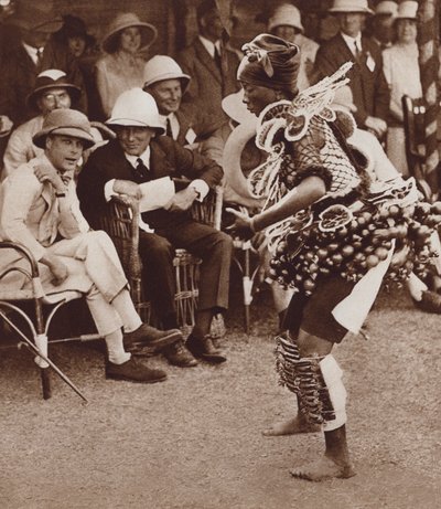 未来のキングエドワード8世の前で踊る、シエラレオネのフリータウンのネイティブビューティー 作： English Photographer