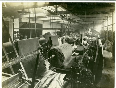ニードルフェルトルーム、ロングメドウミル、1923年 作： English Photographer