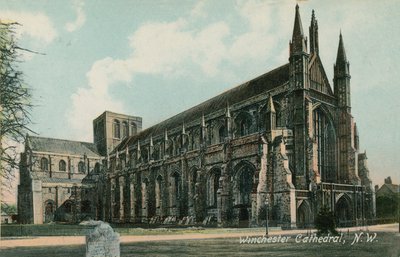 ウィンチェスター大聖堂の北西ビュー。 1913年に送られたはがき。 作： English Photographer