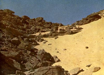 サハラ砂漠の台地上に、エジプト 作： English Photographer