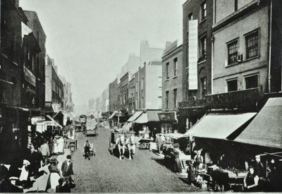 ピットフィールドストリート：北を見る、1895 作： English Photographer