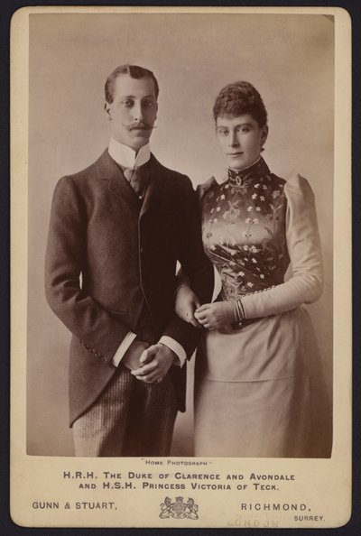 エドワード7世の長男アルバート・ビクター王子とメアリー・オブ・テック王女の肖像（白黒写真 作： English Photographer