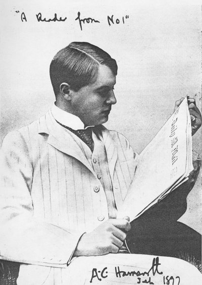 アルフレッドハームズワースの肖像、1897年 作： English Photographer