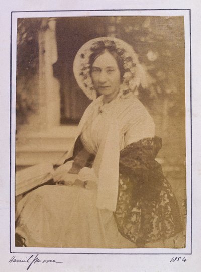 ハリエット・ジェーン・ムーアの肖像（1801-84）1854（アルブメンプリント） 作： English Photographer
