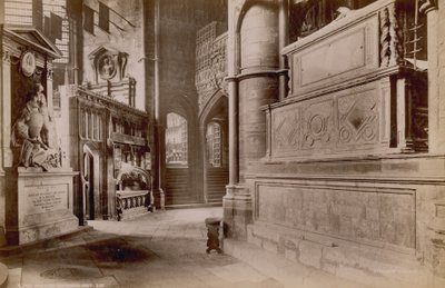 ウェストミンスター寺院内の合唱用外来の絵が描かれた絵葉書 作： English Photographer
