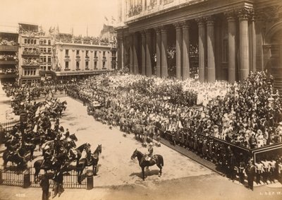 ビクトリア女王、ダイヤモンドジュビリー行列、セントポールズ、1897年 作： English Photographer