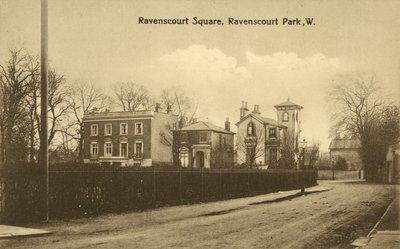 ロンドン、レイヴンズコート・パーク、レイヴンズコート・スクエア（モノクロ写真）（Ravenscourt Square, Ravenscourt Park, London 作： English Photographer