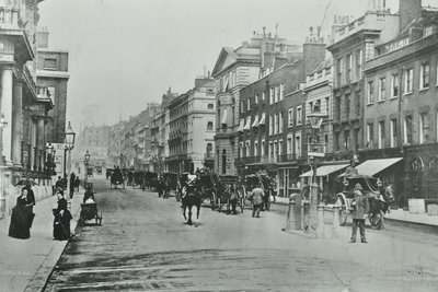 セントジェームズストリート、ウェストミンスターLB：1895年にポールモールから北を見る 作： English Photographer