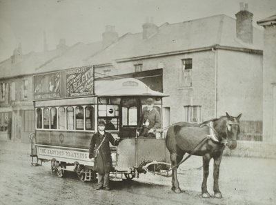1885年、レッドディアターミナルにあるクロイドントラムウェイズカンパニーの単馬 作： English Photographer