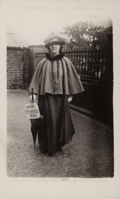 春のファッション、1886 作： English Photographer