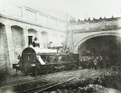 スタッフォードストリート、実験用機関車、1862 作： English Photographer
