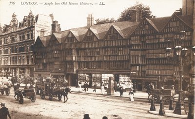 Staple Inn Old Houses inホルボーン 作： English Photographer