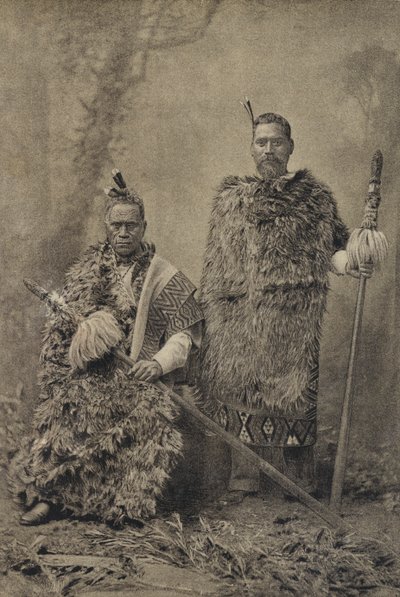 マオリの王様タウヒャオと、ワイヤームー・テ・ウィオロ少佐（モノクロ写真 作： English Photographer