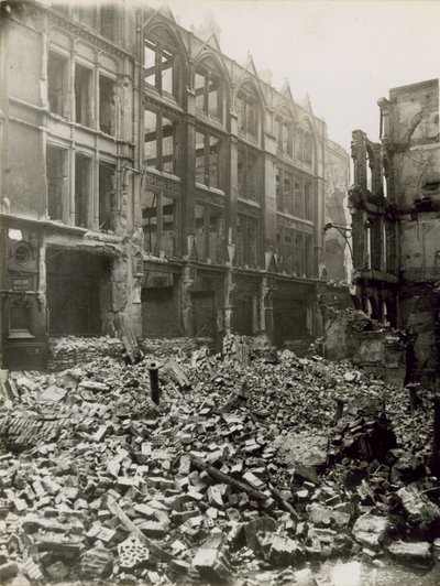 爆撃後のロンドン市 作： English Photographer