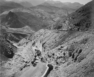 インド北西部開拓時代のカイバル・パス 作： English Photographer