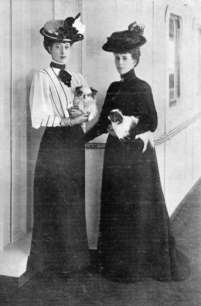 女王陛下とビクトリア女王の最新肖像画、グラフィックの表紙、1906年10月27日 作： English Photographer
