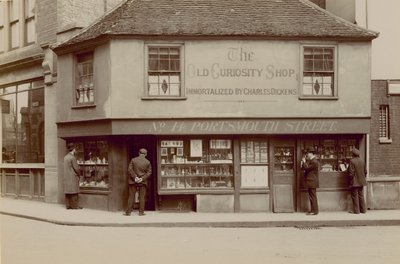 The Old Curiosity Shop、14 Portsmouth Street、Lincolns Inn Fields、ロンドン 作： English Photographer