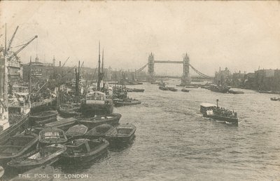 ロンドンのプール 作： English Photographer