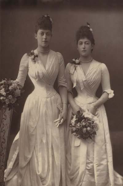 ビクトリア女王とウェールズのモード 作： English Photographer