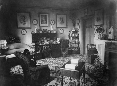 クイーンズシッティングルーム、ヴィラホーエンローエ、バーデンバーデン、1860年代後半 作： English Photographer