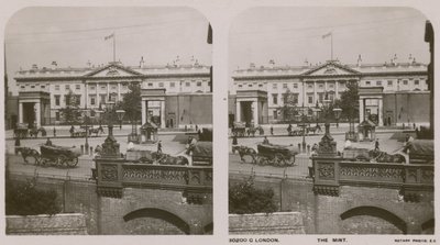 ロイヤルミント、ロンドン 作： English Photographer