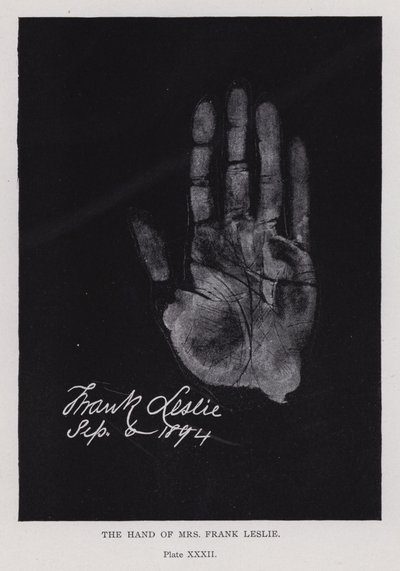 フランク・レスリー夫人の手（モノクロ写真 作： English Photographer