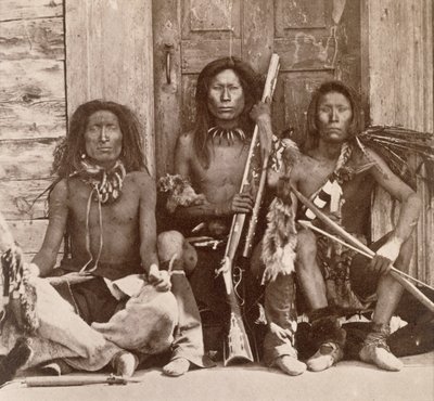 英国工兵隊が第四十九度線で撮影した三人のインド人勇士（セピア色の写真 作： English Photographer