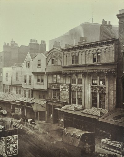 タークスヘッド、オルドゲート、ロンドン、1883 作： English Photographer