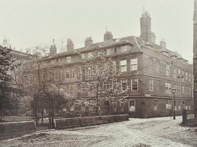 クリフォードイン、シティオブロンドン、1885年のビュー 作： English Photographer