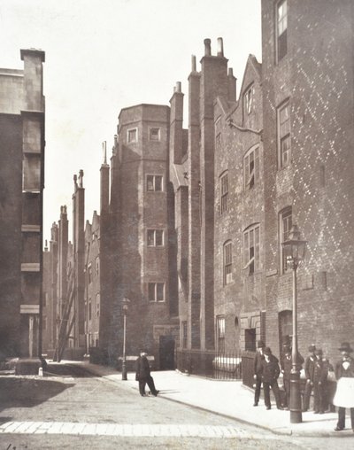 リンカーンズインオールドスクエア、ロンドン、1876年のビュー 作： English Photographer
