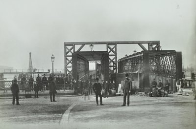 ウーリッジフェリーの眺め、1889 作： English Photographer