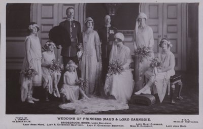 モード姫とカーネギー卿の結婚式（モノクロ写真 作： English Photographer