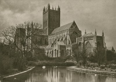 スワンプールからのウェルズ大聖堂 作： English Photographer