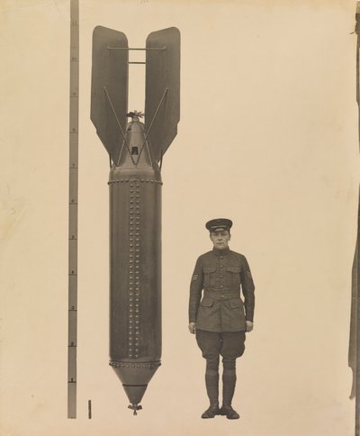 ベルリンが見逃したもの、1918年（銀ゼラチンプリント） 作： English Photographer