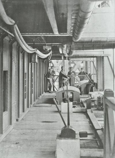 ウールウィッチフェリー：北ポンツーン水力レバープラットフォーム、1896 作： English Photographer