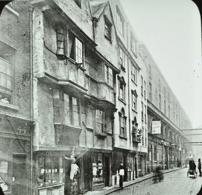 Wych Street、Westminster LB：西向き、1890 作： English Photographer