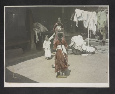 若い女の子、韓国の写真アルバム 作： English Photographer