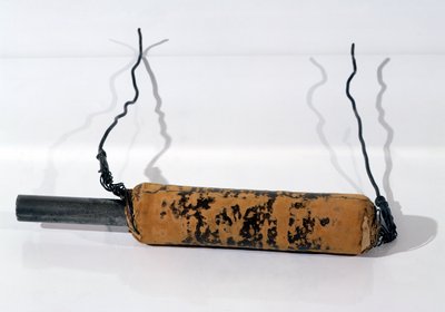 マイケルファラデー（1791-1867）が誘導の法則を発見した粗野な誘導子 作： English School