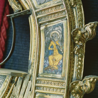 ウィリアムオブワイカム（c.1320-1404）のクルージの詳細からフルートを演奏する天使（銀の金箔とシャンプーヴエナメル）（205100-32を参照） 作： English School