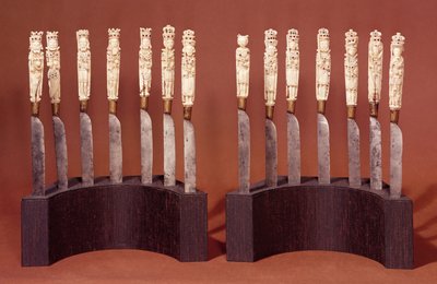 刻まれたナイフハンドル、英語の君主、c.1604を表示（99435も参照） 作： English School