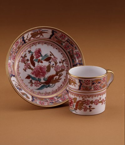 中国風のコーヒーカップとソーサー、スポード、スタフォードシャー、1800年頃（磁器） 作： English School
