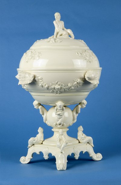 スタンド上のコックルポット、リーズ、c.1790（クリームウェア） 作： English School