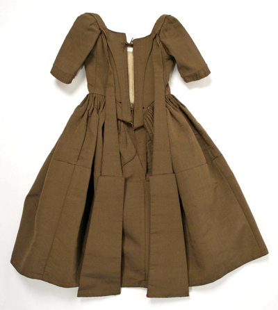 ドレス、1740年頃（ウール＆シルク 作： English School