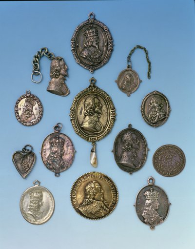 チャールズ1世（1625-49）（金属）の支持者のための英語の南北戦争バッジ 作： English School