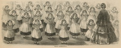 運動している女の子 作： English School