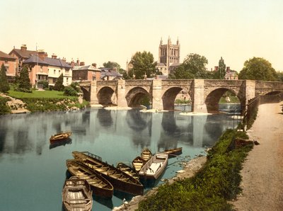 ヘレフォード大聖堂とワイル橋（手彩色写真） 作： English School