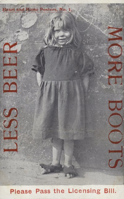 ビール少なめ、ブーツ多め（モノクロ写真） 作： 英語学校
